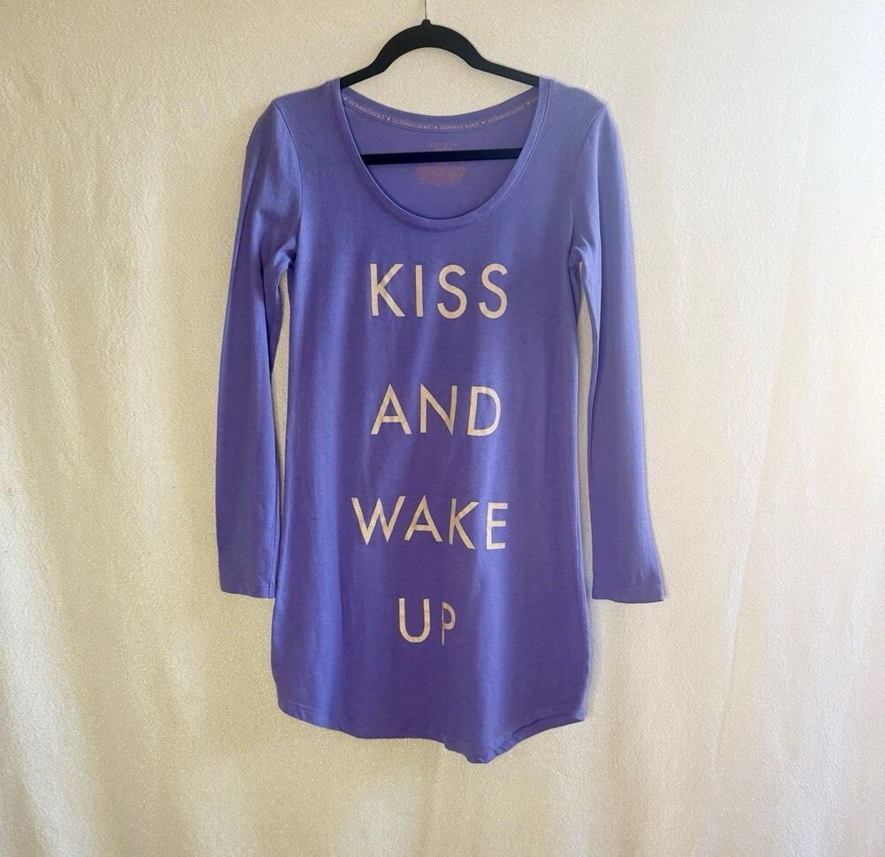 Victorias Secret Kiss and Wake Up nightgown